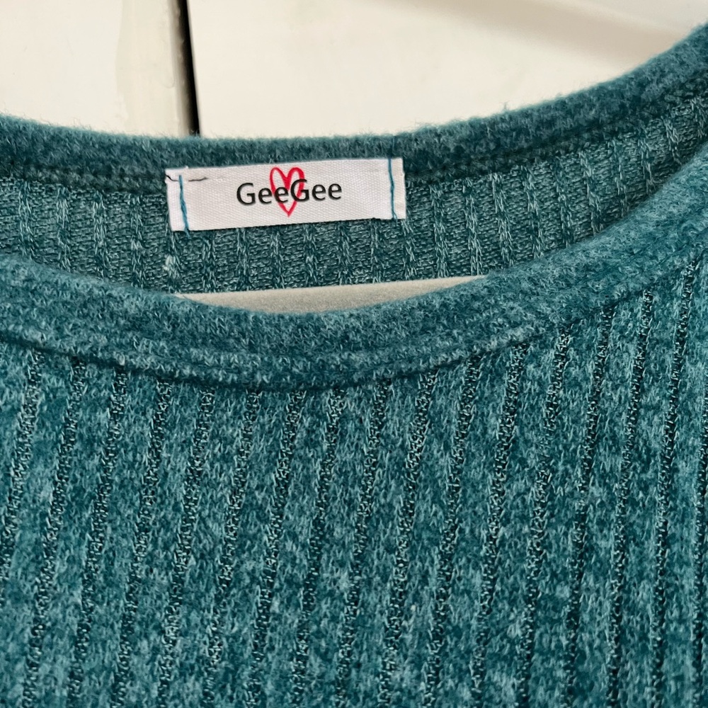 Sweater - Picture 2 of 3